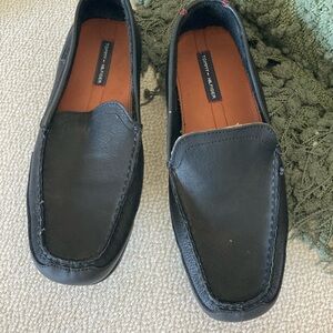 Tommy Hilfiger black leather loafers size 9.5